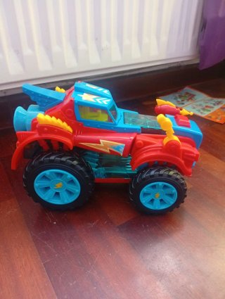 Coche Superzings Grande