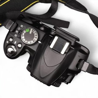 CAMARA DE FOTOS NIKON D3100 CON BATERIA CARGADOR Y FUNDA (SOLO CUERPO)