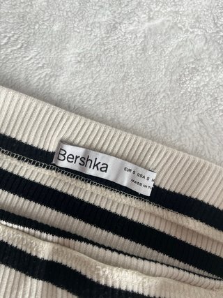 Falda larga a rayas blanco crudo Bershka
