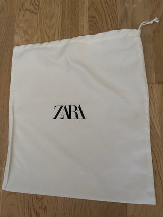 Bolsa de tela Zara 36x33cm nueva a estrenar