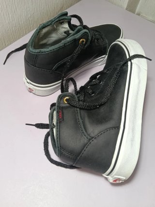 Zapatillas Vans Media Caña Negras Originales