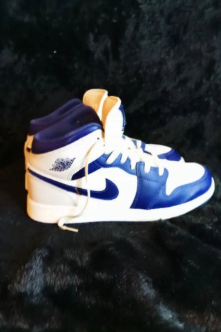 Nike Air Jordan 1 Mid Blancas y Azules