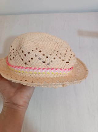 Sombrero infantil de verano beige