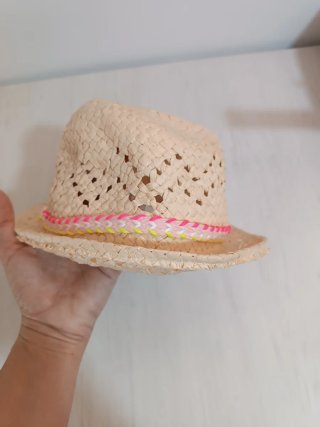 Sombrero infantil de verano beige