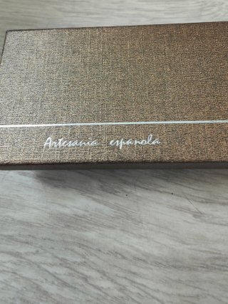 Abanico pintado a mano artesanal