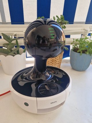 Cafetera Dolce Gusto Krups Negra