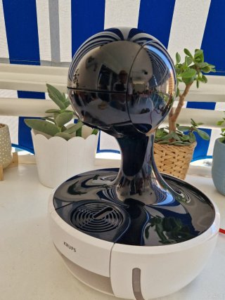 Cafetera Dolce Gusto Krups Negra