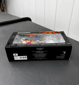 Minichamps Honda RC 211V Valentino Rossi 2002