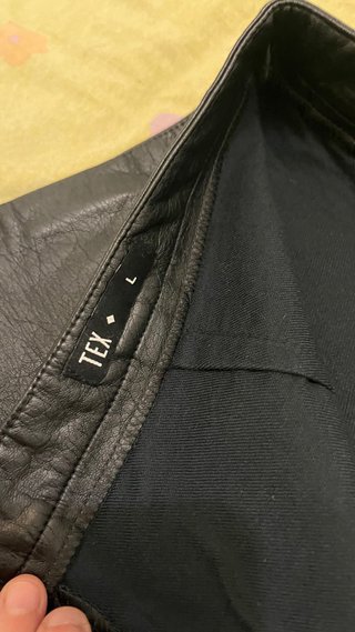 Falda cuero cremallera delantera talla L