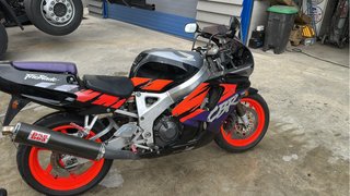 Honda CBR 900 RR SC28