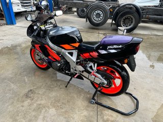 Honda CBR 900 RR SC28