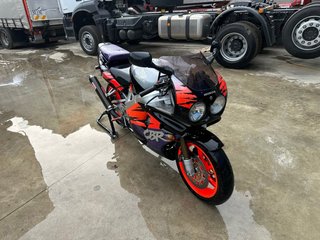 Honda CBR 900 RR SC28