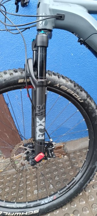 Bicicleta Montaña Eléctrica cube hibrid de 500