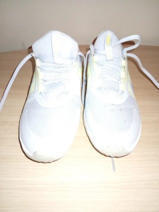 Zapatillas Nike Blancas y Amarillas