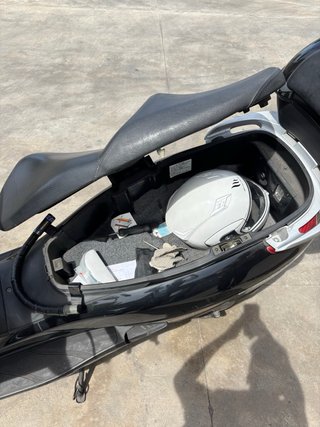Honda 125cc Maxi Scooter Negra