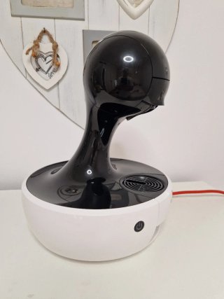 Cafetera Dolce Gusto Krups Negra