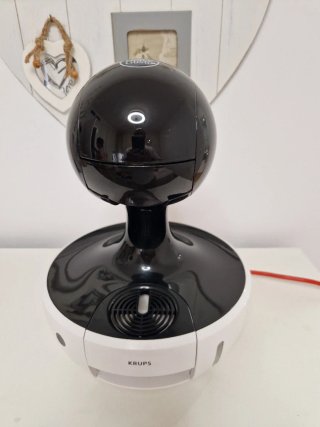 Cafetera Dolce Gusto Krups Negra