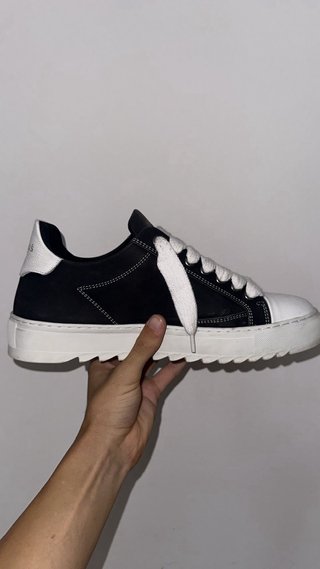 Numeris Atelier Scarpe Nere e Bianche