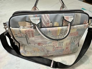 Maletín con estampado de ciudad, apartado ordenaor