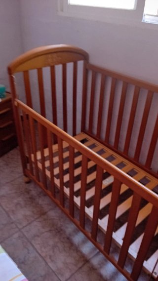 Cuna de madera