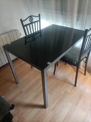 Mesa cristal negro y patas metal