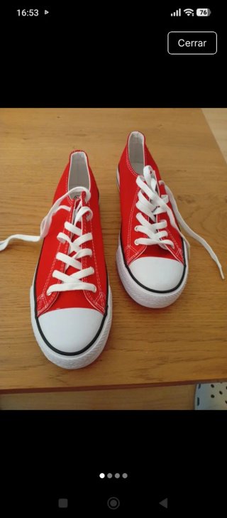 Zapatillas deportivas rojas y blancas