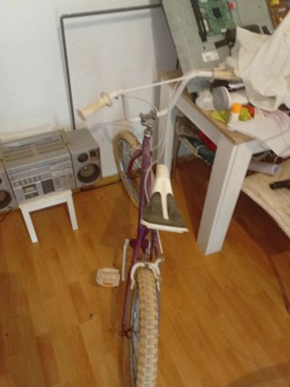 Bicicleta BMX morada antigua