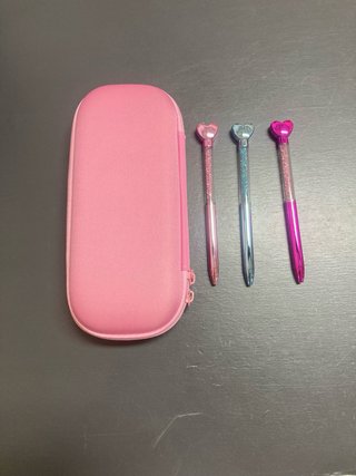 Portapenne rosa con coniglietto e 3 penne