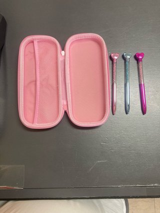 Portapenne rosa con coniglietto e 3 penne