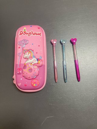 Portapenne rosa con coniglietto e 3 penne