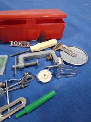 Caja Maquina Coser JONES Accesorios