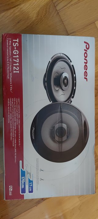 Radio CD Alpine con 4 altavoces 2 Pioneer y 2 Sony