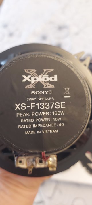 Radio CD Alpine con 4 altavoces 2 Pioneer y 2 Sony