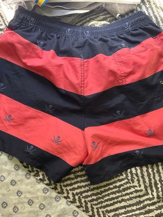 Costume da bagno a righe pirata blu e rosso