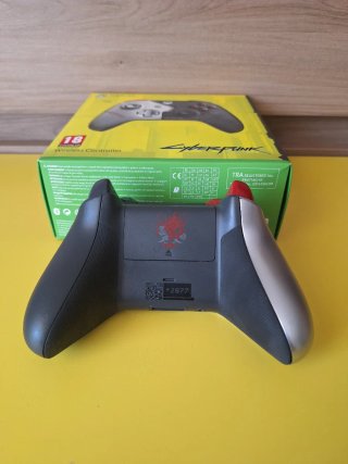 Mando Xbox Cyberpunk 2077 Edición Limitada