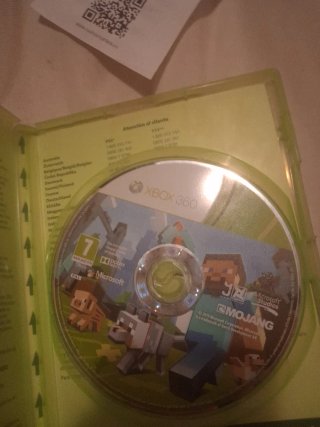 Xbox 360 Blanca con 2 Mandos y Juegos
