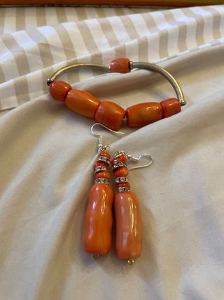 Bracciale e orecchini corallo arancio