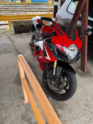 Suzuki GSXR600K7 24.000km!!!Mantenimiento hecho