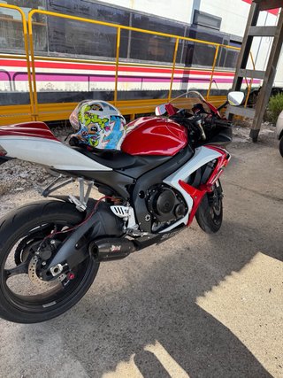 Suzuki GSXR600K7 24.000km!!!Mantenimiento hecho