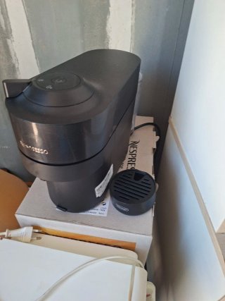 Cafetera Nespresso Vertuo Pop Negra