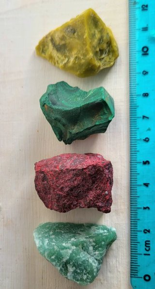 Collezione di 4 minerali naturali grezzi