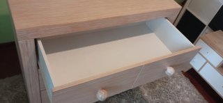 Cómoda con estantería