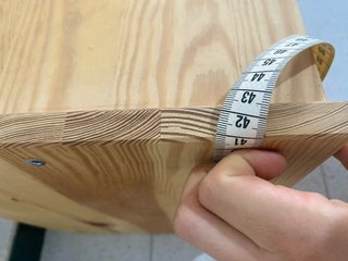 Mesita de madera natural