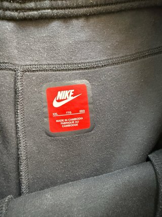 Pantalón corto FC Barcelona Nike tech fleece,