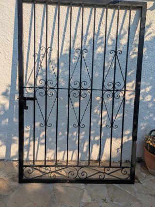 Reja de seguridad para puerta