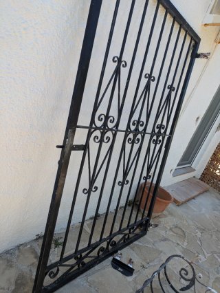 Reja de seguridad para puerta