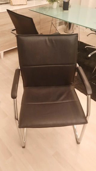 Tavolo e Sedie da Ufficio