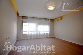 Piso en venta en Piscinas en Villarreal