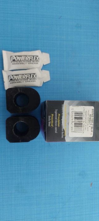 Powerflex Black Series R5 GT Turbo estabilizadora