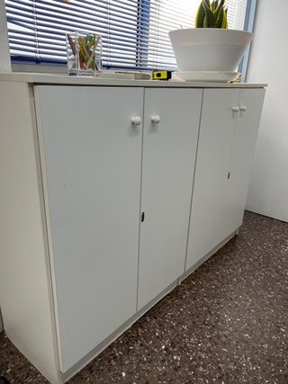 Armario de oficina blanco